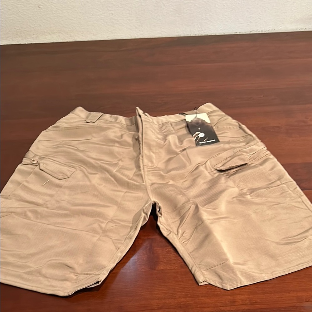 Men’s Khaki Shorts